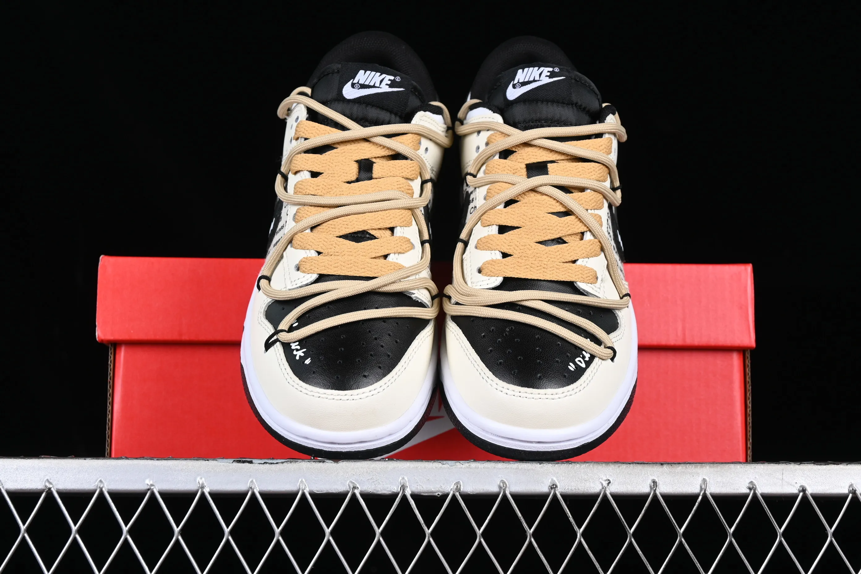 All categories Nk SB Dunk series Nk SB Dunk Low low-top sneakers Nk Dunk Low strap customization SB smashed backboard fashion casual sneakers DV0831-002